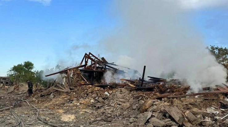 Зруйнований будинок після російських обстрілів, Херсонщина, липень 2024 року . Поліція Херсонщини/Telegram