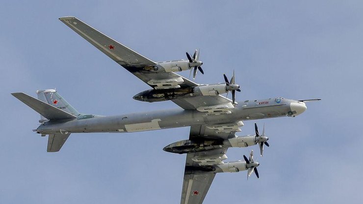 Повітряні сили попередили про активність бомбардувальників Ту-95МС