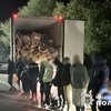 На Одещині іноземці перевозили у рефрижераторі 16 ухилянтів