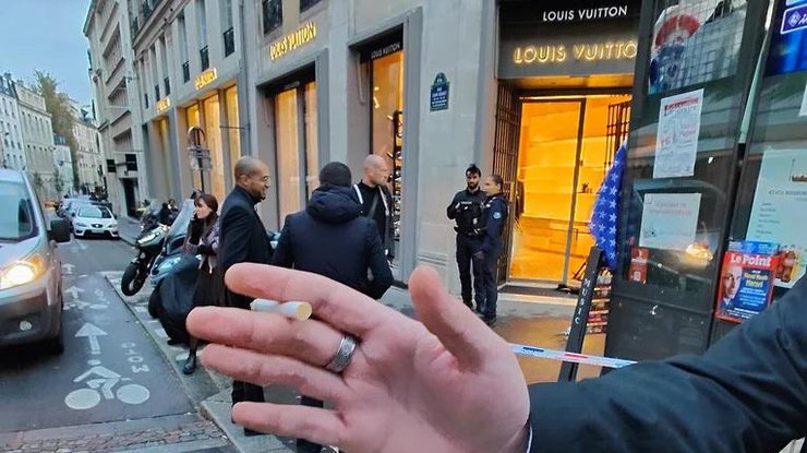 У Парижі пограбували магазин Louis Vuitton