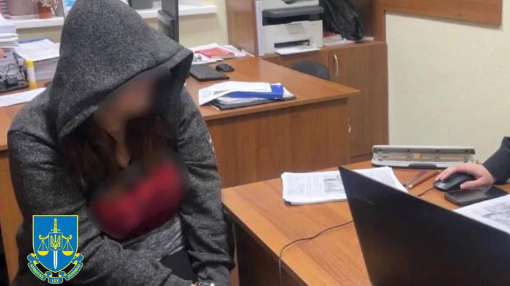 "Мама", яка знімала порно з дочкою