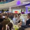 У ТРЦ "Республіка" одразу дві пари ветеранів відсвяткували весілля