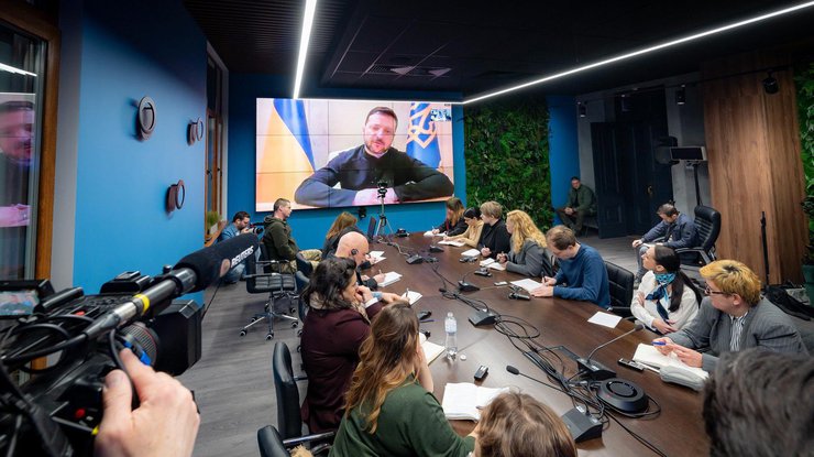 Зеленський прокоментував переговори США та рф