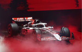 "Формула 1" показала нові автомобілі для сезону-2025