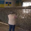Дубенські волонтери освоїли нову техніку плетіння маскувальних сіток