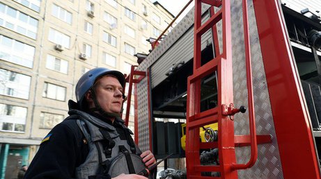 Атака дронів на Київ: уламки впали в одному з районів, є пошкодження