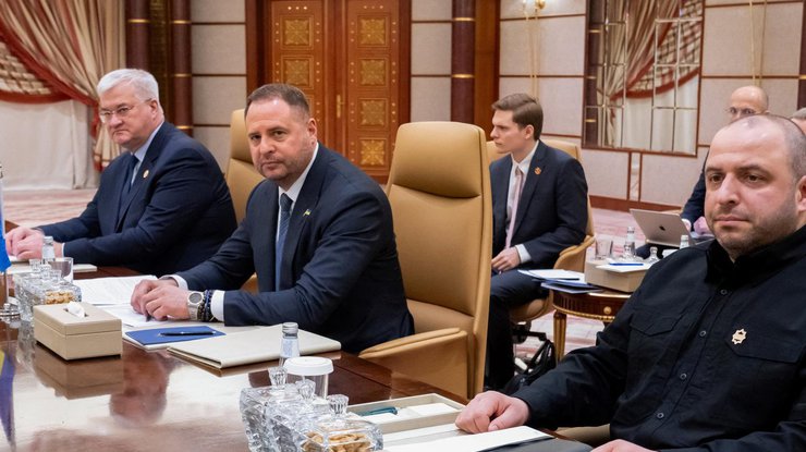 Міністр закордонних справ України Андрій Сибіга, глава Офісу президента України Андрій Єрмак та міністр оборони України Рустем Умеров