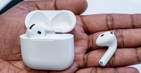 Apple навчить AirPods перекладати з іншої мови в реальному часі – Bloomberg