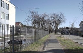 З'явились фото уламків дрона, які впали на школу у Києві