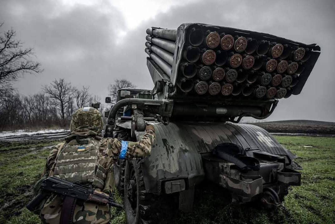 Повідомлення росЗМІ про те, що російська армія просунулась у Запорізькій області та захопила селища Малі Щербаки, П'ятихатки та Степове, не відповідають дійсності. Про це в ефірі телемарафону "Єдині новини" повідомив голова Запорізької ОВА Іван Федоров.