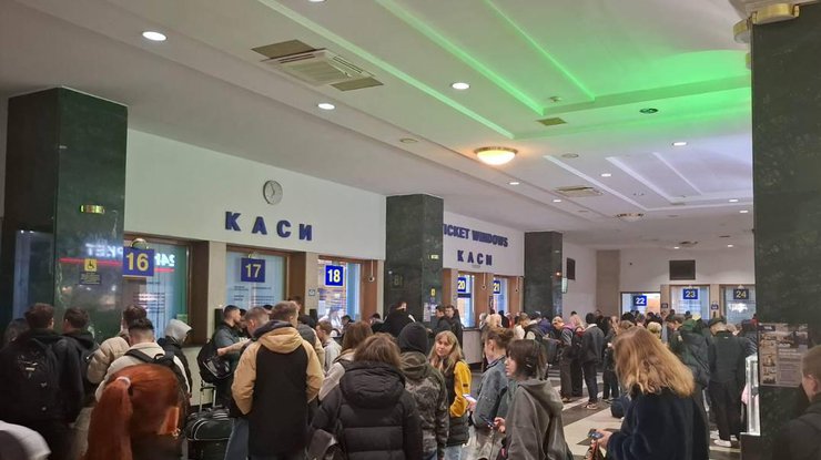 Черги біля кас "Укразалізниці"