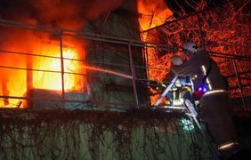 В Одесі спалахнули пожежі: у ДСНС показали фото наслідків атаки рф