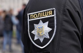 У Миколаєві кросовер "влетів" у зупинку