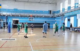 У Кропивницькому проводять турніри з волейболу на підтримку ЗСУ