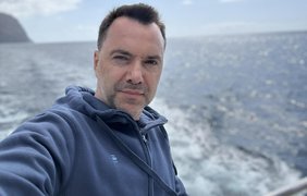 Зеленський запровадив санкції проти Арестовича, Олешка, Бондаренка