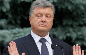 Порошенко вкотре підіграв Кремлю, прирівнявши Трампа до путіна – експерт