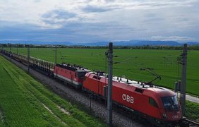 Російський дрон атакував вантажний поїзд на Донеччині, поранений машиніст