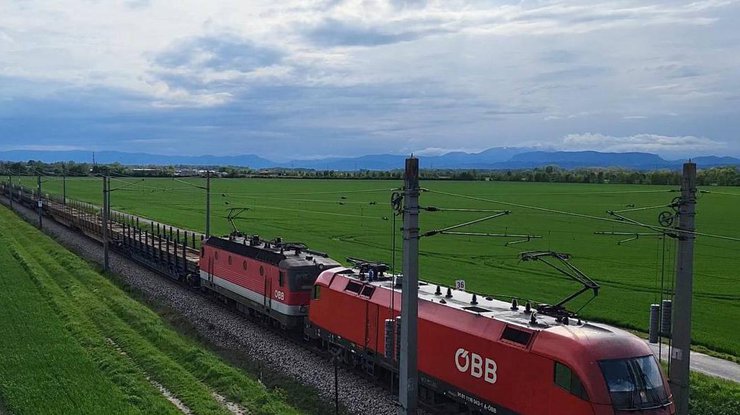 Росіяни атакували поїзд