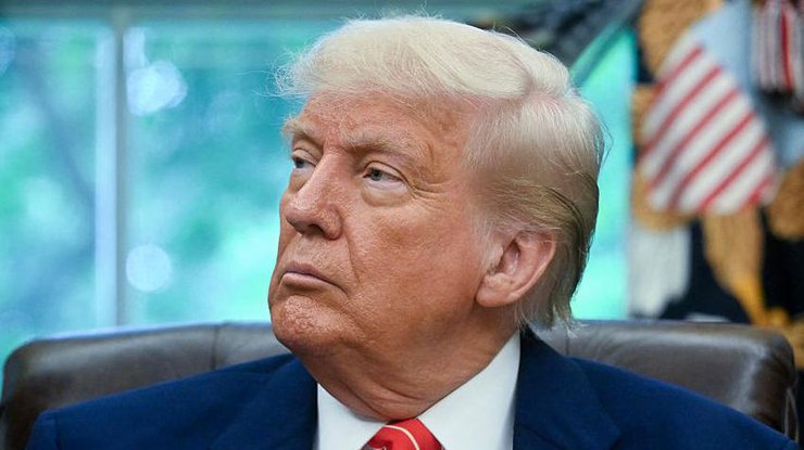 Президент США Дональд Трамп в Овальному кабінеті Білого дому у Вашингтоні