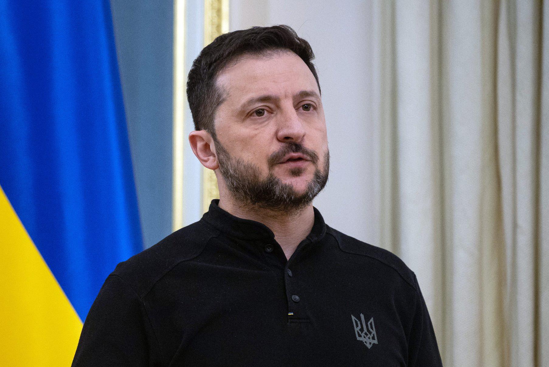 Президент України Володимир Зеленський заявив, що рішення щодо подальших дій України залежатиме від того, хто саме представлятиме росію на можливих переговорах у Туреччині