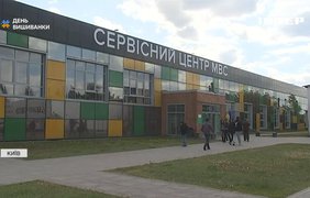 У Києві жінка вперше стала екзаменаторкою із водіння