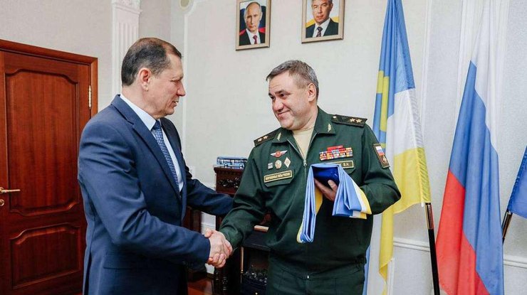 Валерій Солодчук (у мундирі)