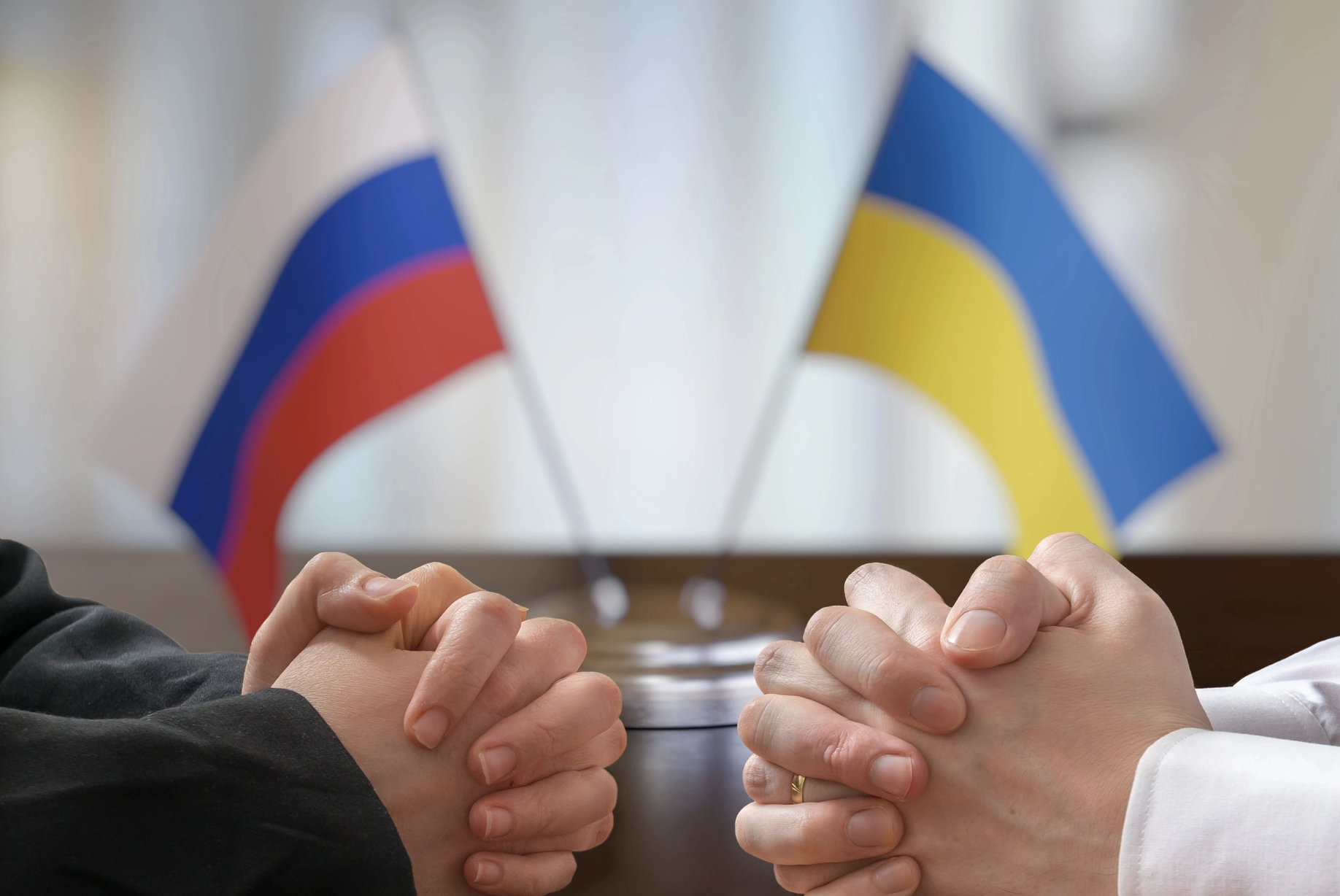 Українська та російська делегації розпочали переговори