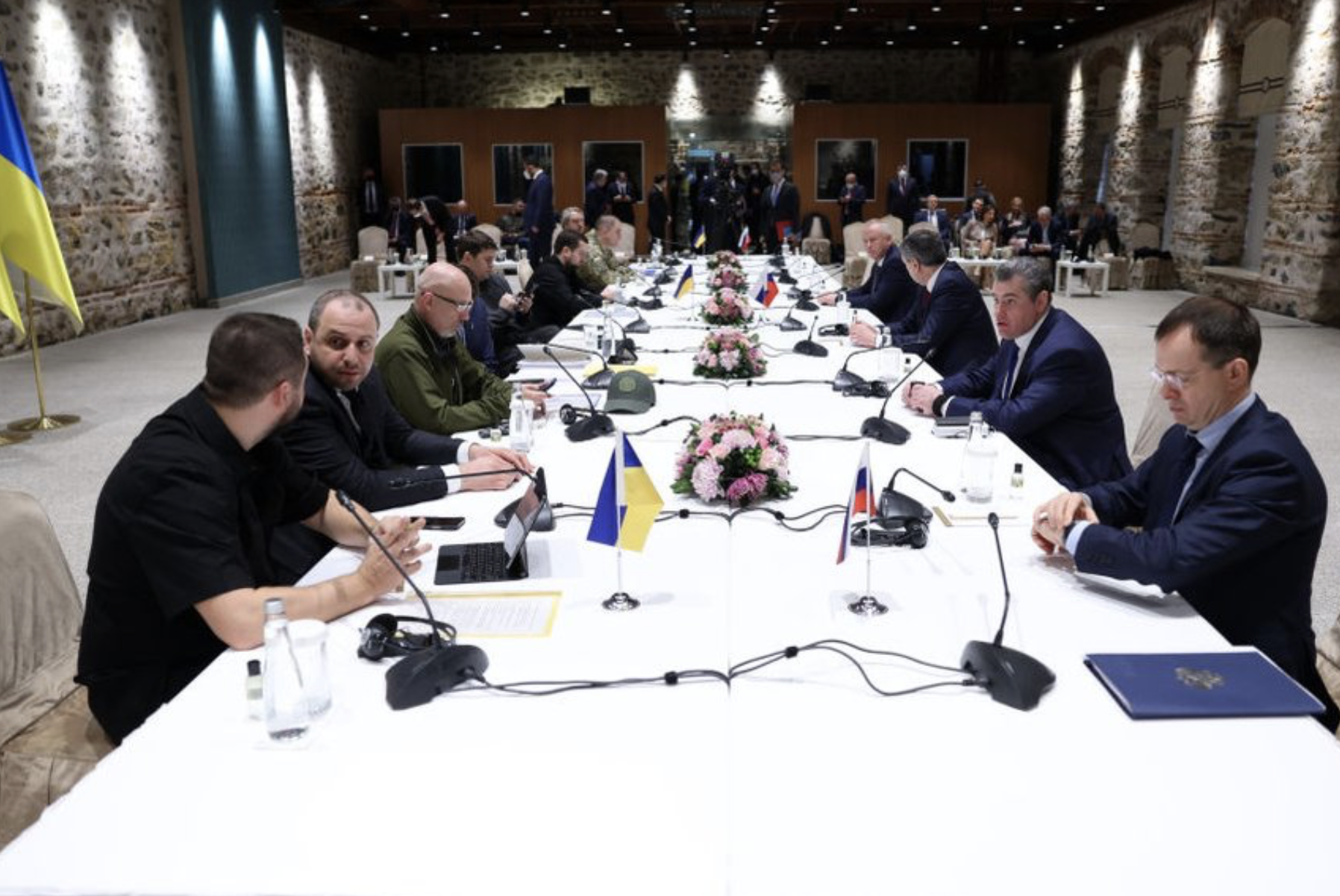 Українські та російські чиновники завершили перші за три роки прямі переговори в Стамбулі