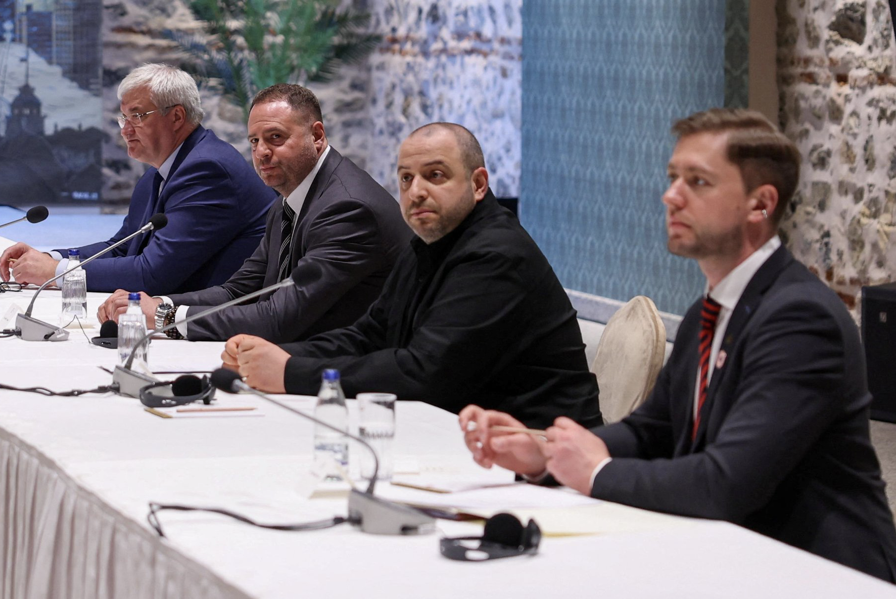 Туреччина запропонувала провести обмін полоненими, коли переговори України та рф у Стамбулі зайшли у глухий кут