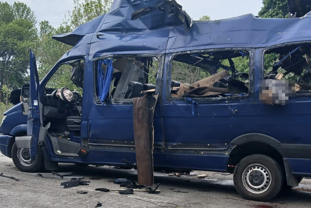 У суботу, 17 травня, президент України Володимир Зеленський відреагував на атаку рф на евакуаційний автобус на Сумщині