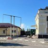 Окупанти обстріляли залізничний вокзал у Херсоні: фото наслідків