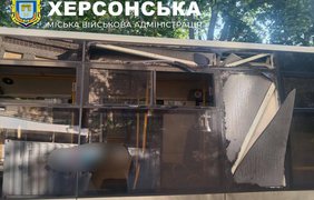 У Херсоні російський дрон атакував маршрутку, п'ятеро поранених