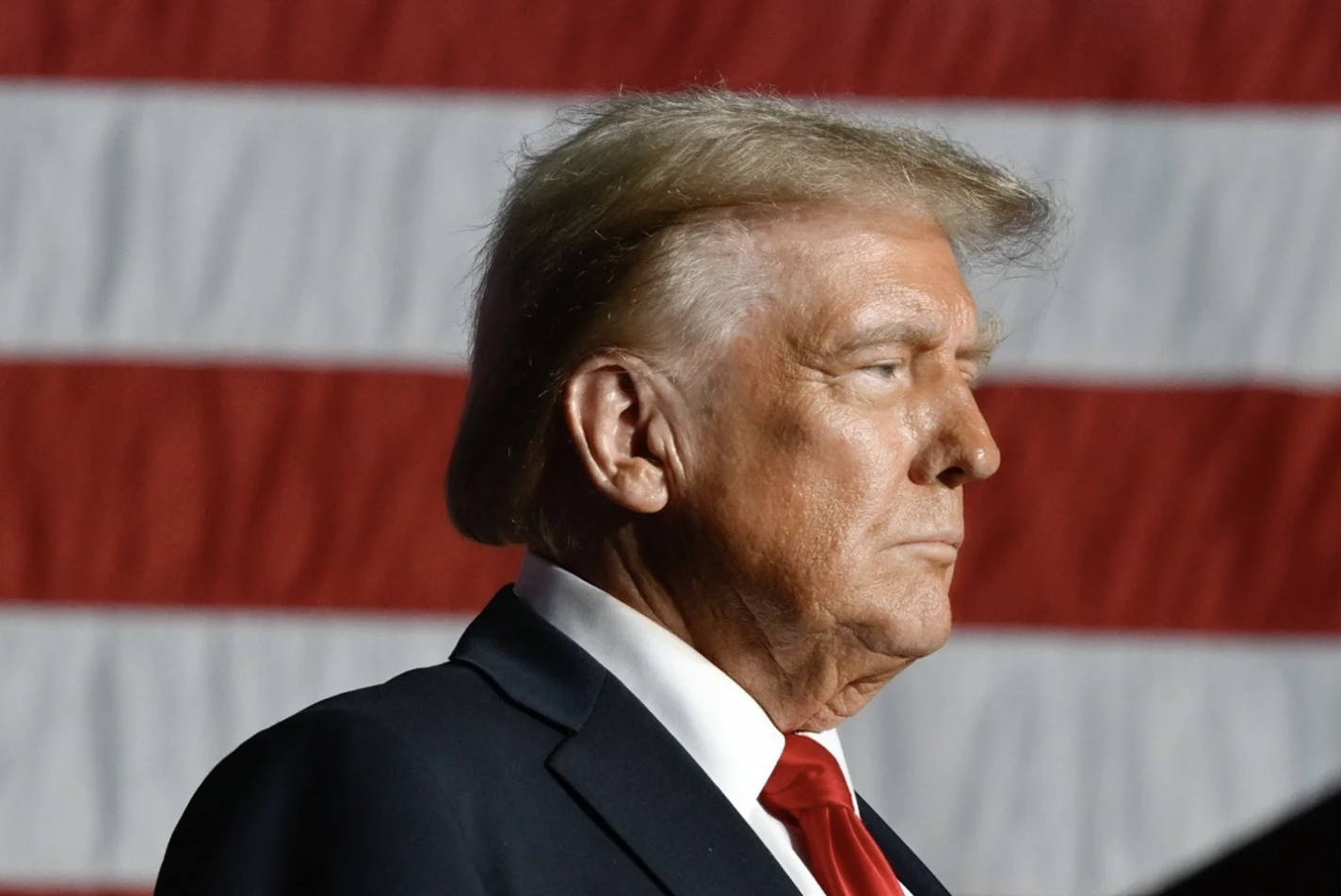 Президент США Дональд Трамп під час приватної розмови з європейськими лідерами заявив, що, на його думку, росія здобуває перевагу у війні проти України