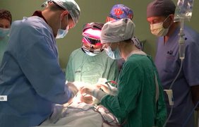 Американські хірурги у Львові рятують дитячі обличчя після війни