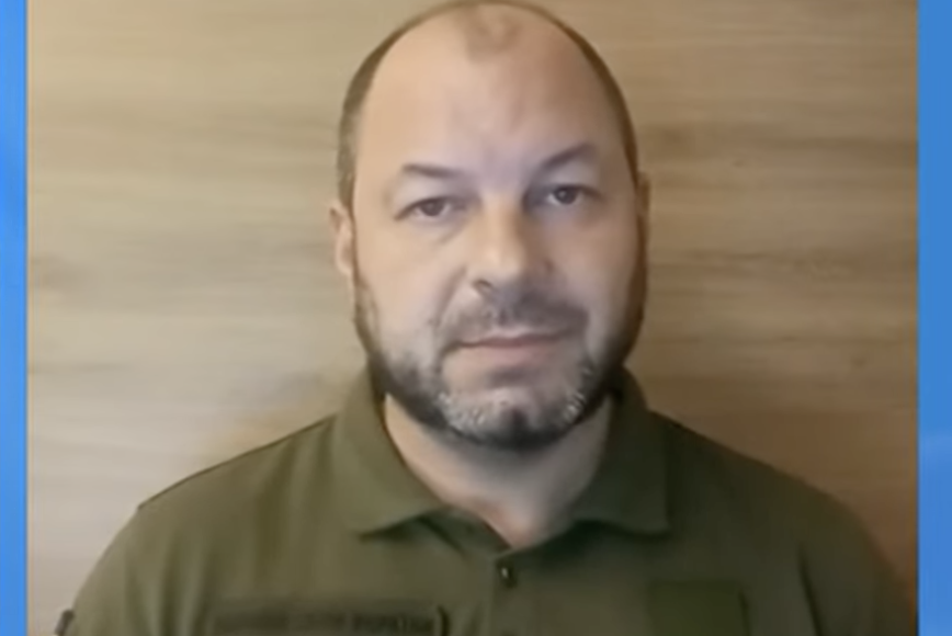 У четвер, 22 травня, в ефірі телемарафону "Єдині новини" на телеканалі "Інтер" речник Міністерства оборони України Дмитро Лазуткін розповів про те, хто саме зобов'язаний пройти повторну ВЛК до 5 червня