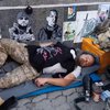 Зведення Національного меморіального військового кладовища: на Майдані голодує ветеран