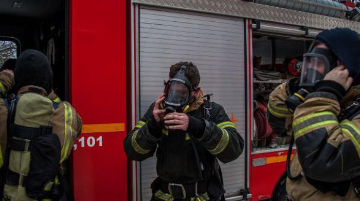 Фото: в росії атаковано важливий завод ВПК (МЧС росії)