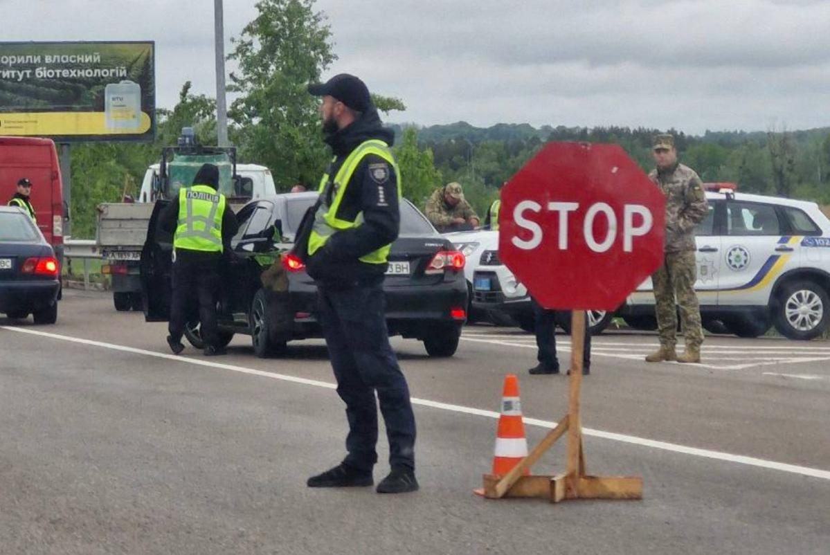 Мобільні блокпости створять у чотирьох районах області: Кременчуцькому, Полтавському, Миргородському та Лубенському. На них стоятимуть поліцейські та військові.