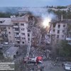 У Миколаєві "шахед" влучив у багатоповерхівку, є загиблі та поранені - Кім