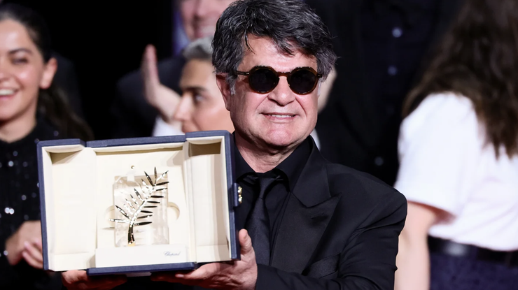 Джафар Панагі отримує премію «Золота пальмова гілка» за фільм «Це був просто нещасний випадок»