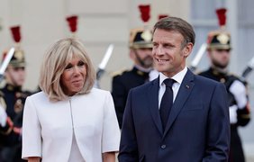 Макрон отримав ляпаса від дружини