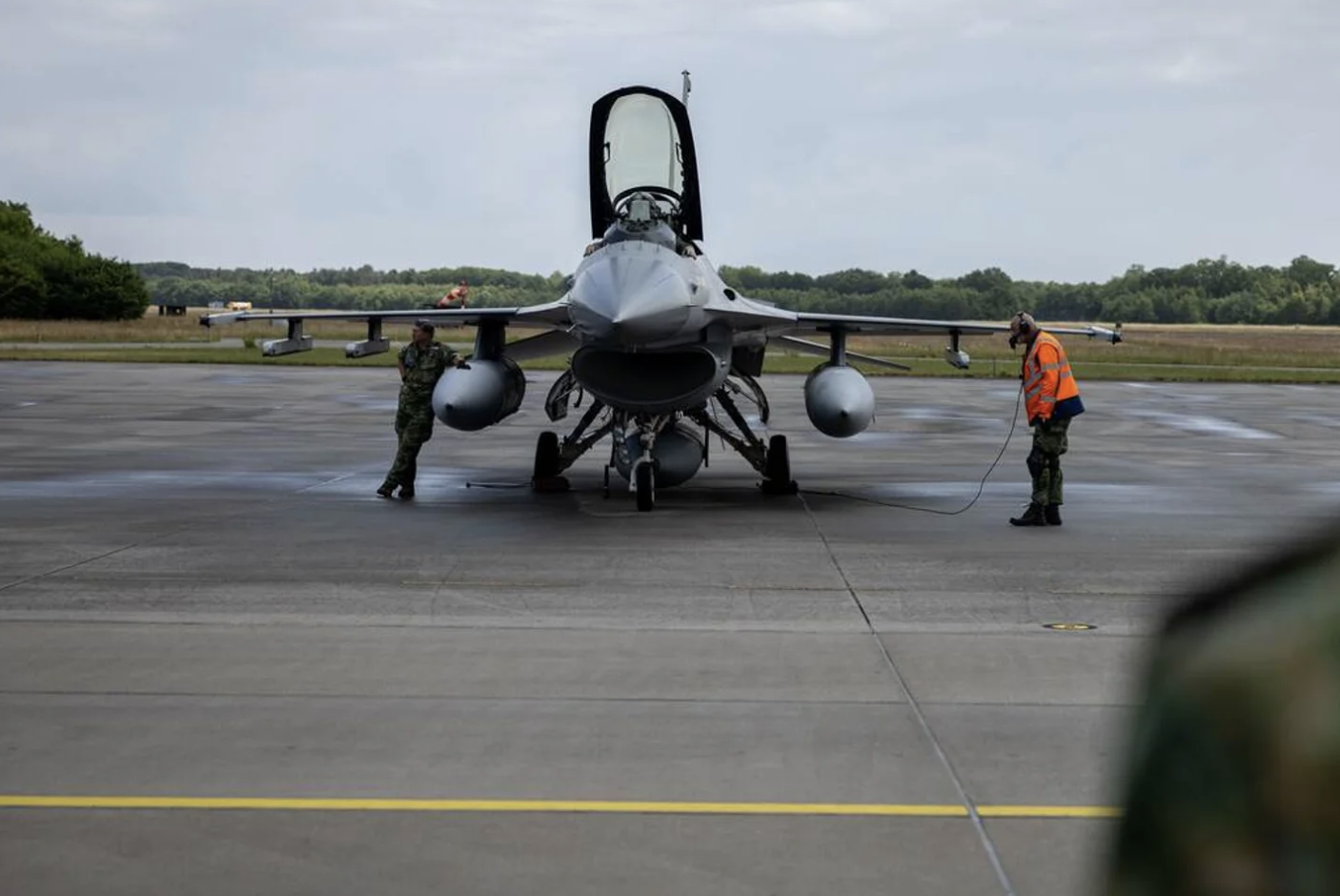 Остання партія винищувачів F-16, які Нідерланди передають Україні, 26 травня залишила авіабазу Фолькель та вирушила до Бельгії для подальшої підготовки до передачі ЗСУ