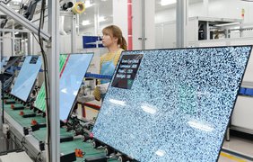 Samsung відмовився від російських металів для дисплеїв