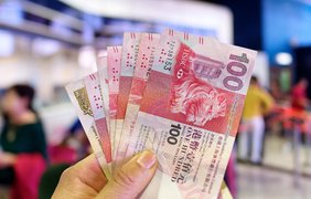Гонконг купив рекордну кількість доларів США
