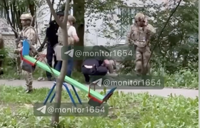 У Харкові військовий стріляв з автомата біля дитячого майданчика