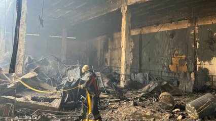 Ворожий дрон знищив депо "Нової пошти" в Ізюмі, виникла масштабна пожежа (фото)