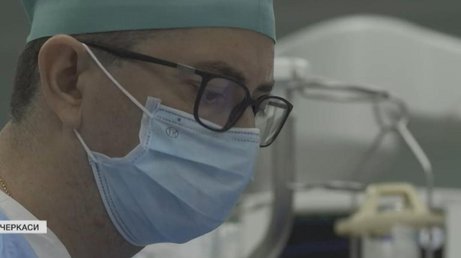 Зупиняли серце та охолоджували тіло до 22 градусів: унікальна операція в Черкасах