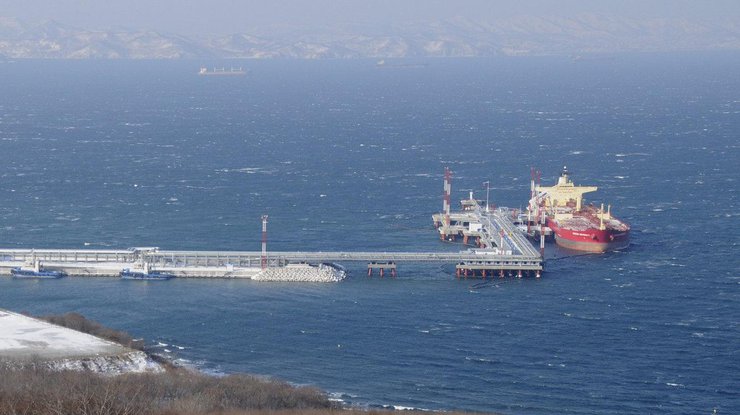 Нафтовий термінал у порту Козьміно, Приморський край