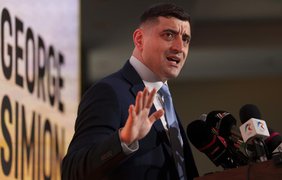 У Румунії на президентських виборах з 40% лідирує ультраправий кандидат Джордже Сіміон