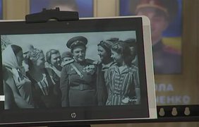Унікальна фотоекспозиція: учні перетворили світлини Другої світової на живу історію